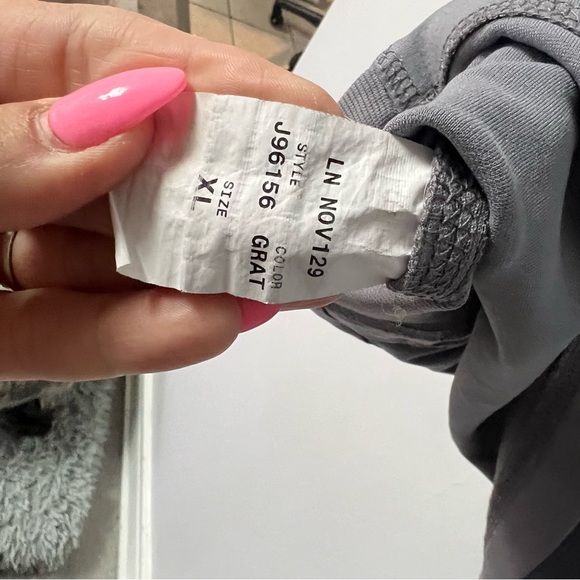 Jaanuu scrub top grey xl - Picture 4 of 7